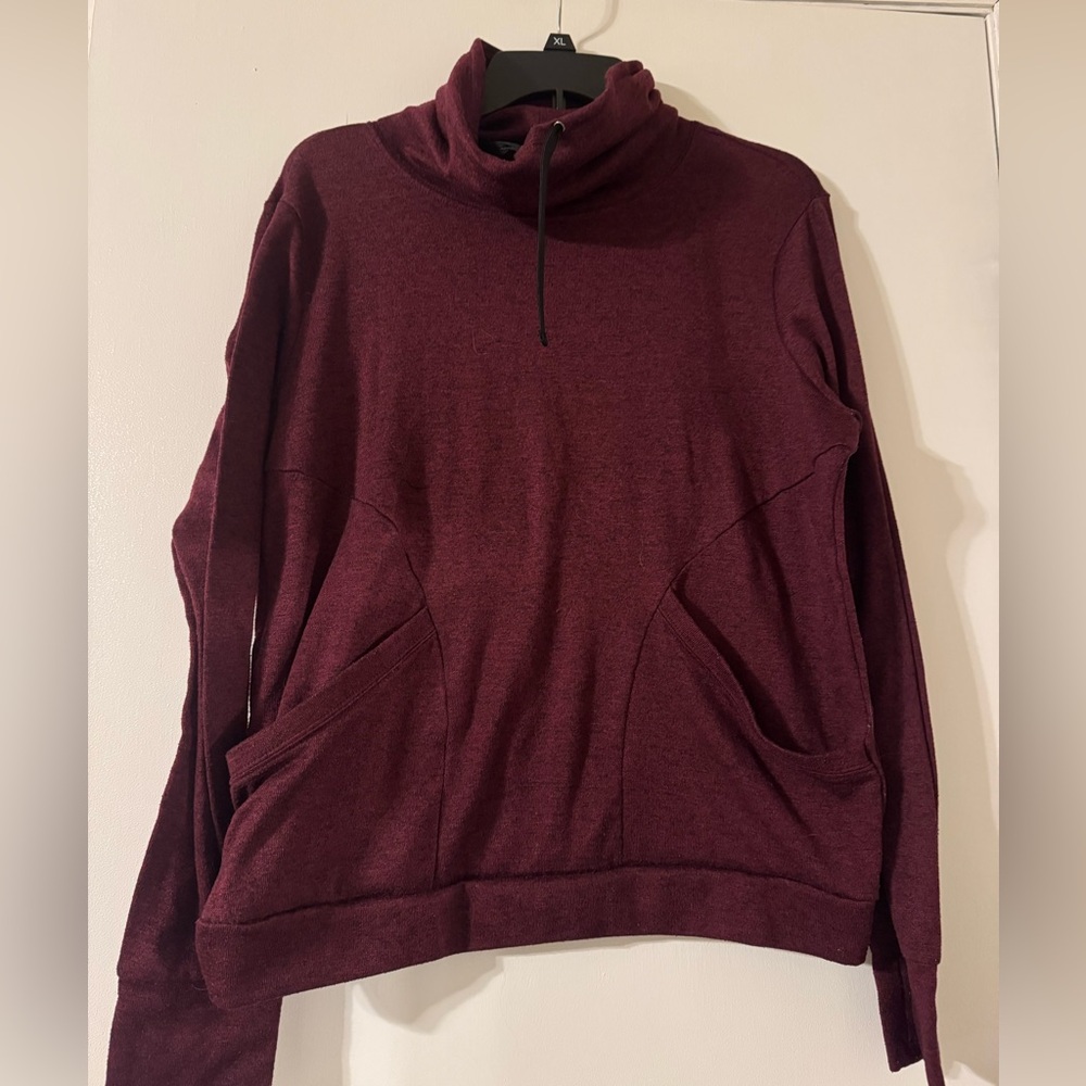 Old Navy active cowl neck size large
